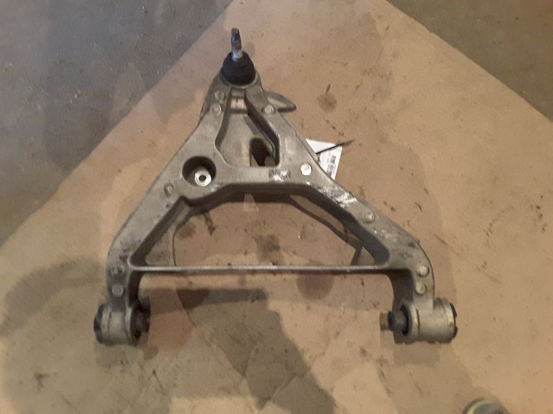 PASSENGER LOWER CONTROL ARM FR AUTOMATIC LEVELING SUSPENSION FITS NAVIGATOR