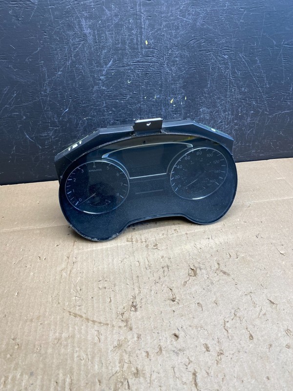 2015 Nissan Pathfinder Speedometer Cluster Gauge OEM AC9047 DW