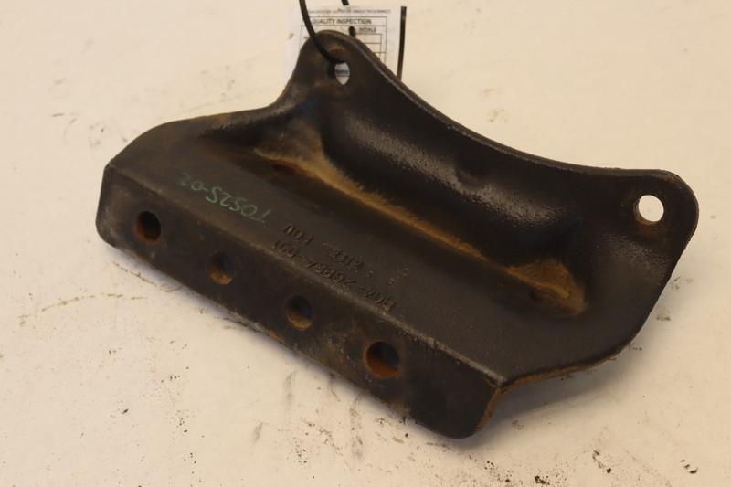 08-17 FREIGHTLINER CASCADIA 125 DD15 DEF TANK BRACKET MOUNT R04-26884-001 OEM