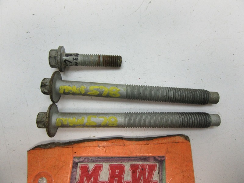 SET OF 3 BOLTS WEIGHT BLOCK ON LOWER AUTOMATIC TRANSMISSION TO CAR BODY FRAME