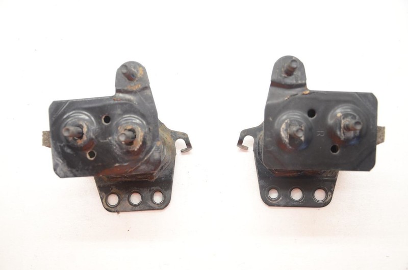 20-23 Toyota 4Runner 4.0L Pair of Front Bumper Reinforcement Brackets