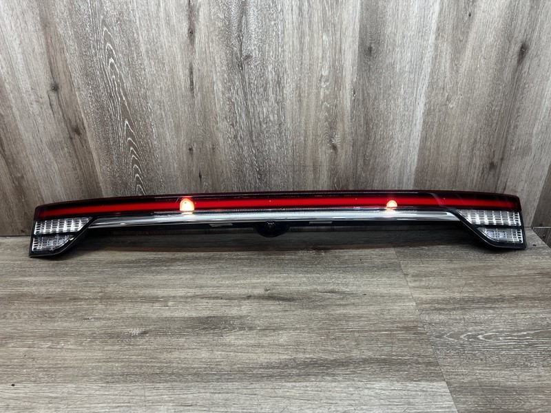 2020-24 LINCOLN AVIATOR CENTER TAIL LIGHT ASSY. OEM LC5B-13B433-A