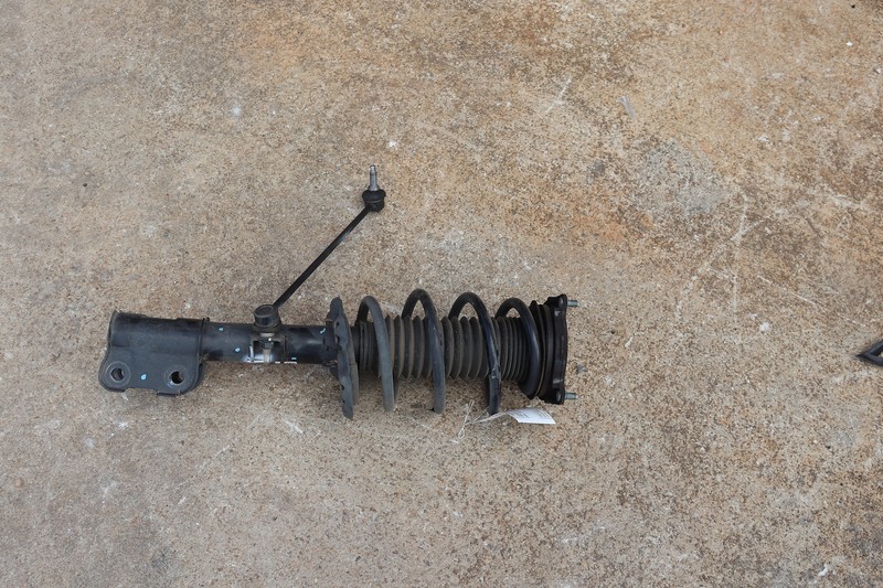 2019-2020 KIA SORENTO FRONT LEFT SIDE SUSPENSION AIR SHOCK STRUT ABSORBER OEM