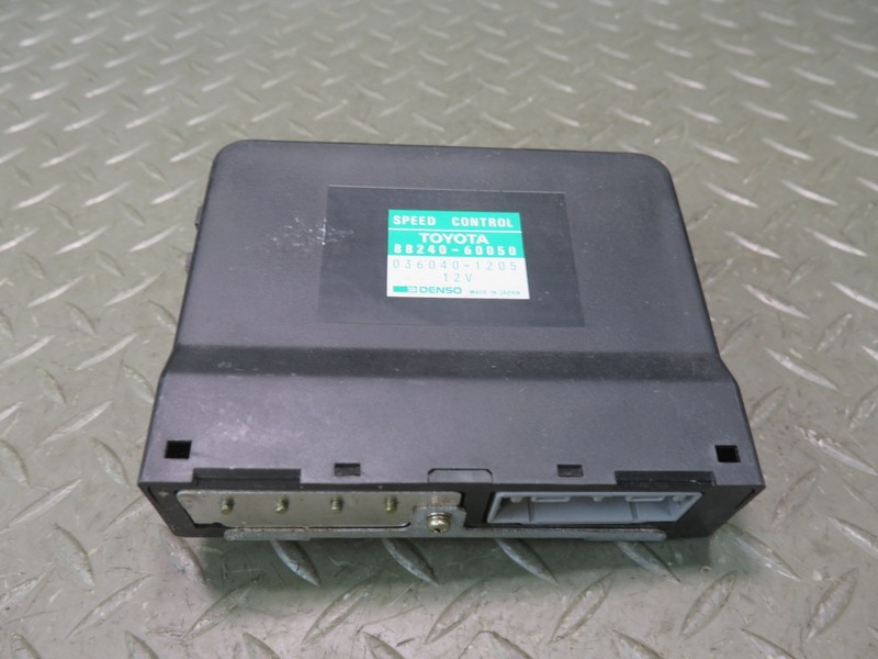 1991-1992 TOYOTA LAND CRUISER FJ80 3FE CRUISE CONTROL MODULE UNIT 88240-60050
