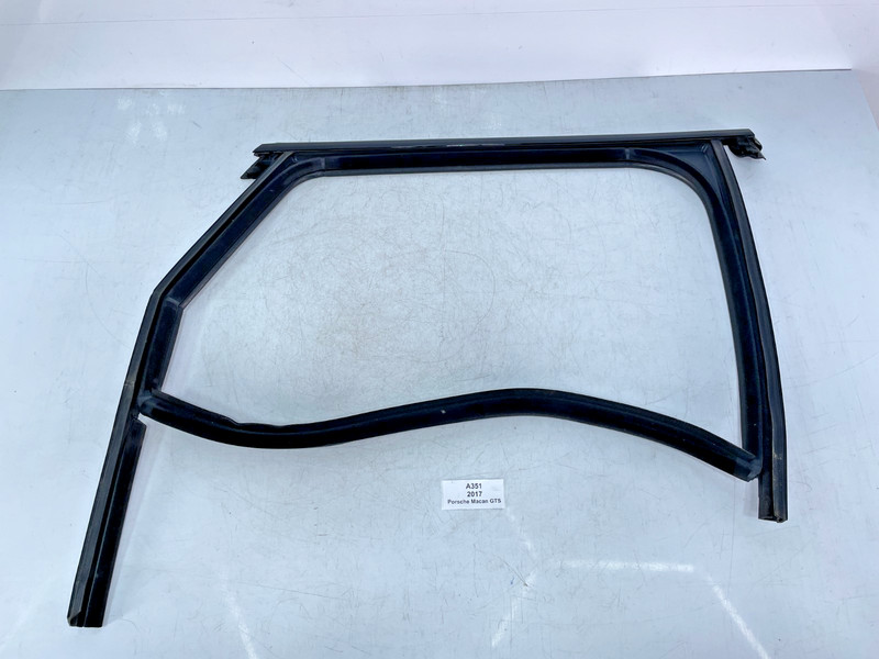 ✅ 15-24 OEM Porsche Macan 95B Rear Right Side Upper Door Window Molding