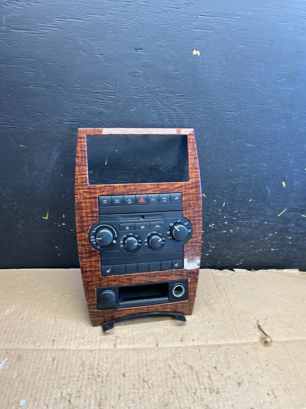 2008 to 2010 Jeep Grand Cherokee Center Navi Radio Bezel OEM Y7795 DG