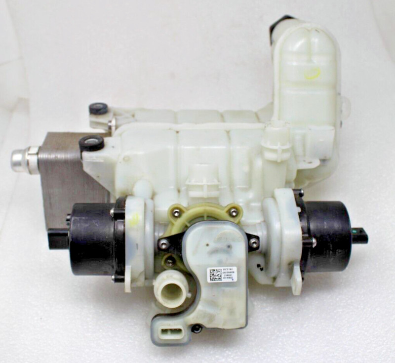Genuine 2017-24 TESLA MODEL 3 COOLANT EXPANSION TANK WITH PUMP 1097015-00-M OEM