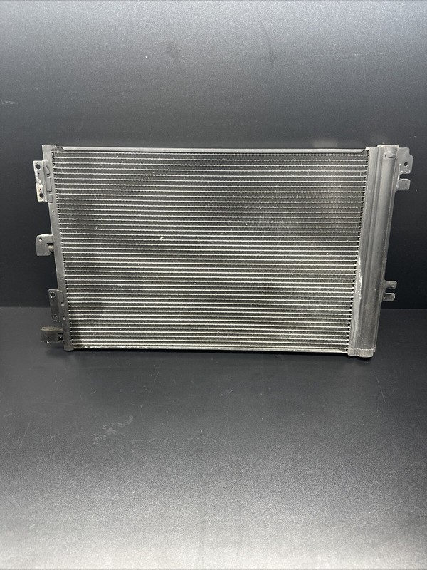 04-11 Maserati Quattroporte M139 A/C AC Air Conditioning Condenser Cooler OEM