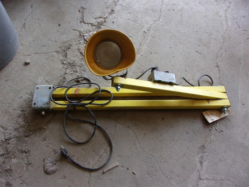 Fostoria DKL-Inc Light 120VAC Type R40 *FREE SHIPPING*
