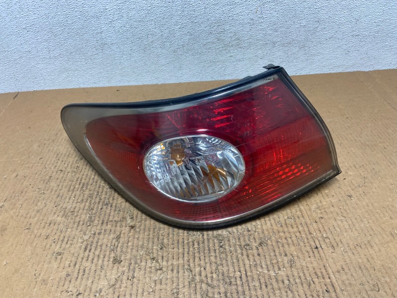 2002 to 2004 Lexus ES300 ES330 Left Driver Side Tail Light AE2886 LK