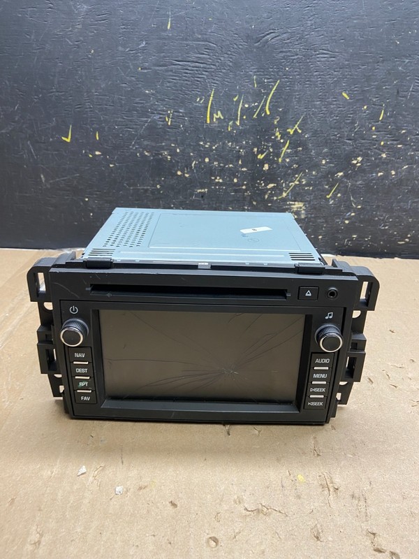 2010 2011 Buick Enclave Radio Stereo CD Player Screen Display AB2008 DG