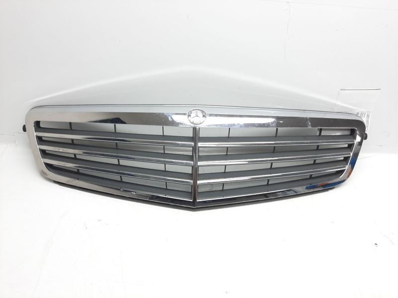 Grille 204 Type C300 Upper Fits 08-11 MERCEDES C-CLASS 58265