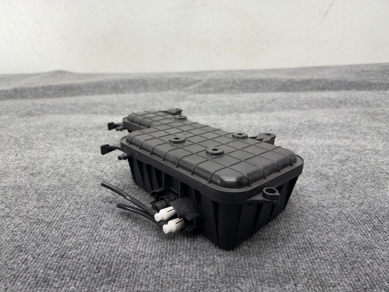 MERCEDES W218 CLS63 W212 E63 E400 2010-2016 OEM SEAT VACUUM PUMP RESERVOIR TANK