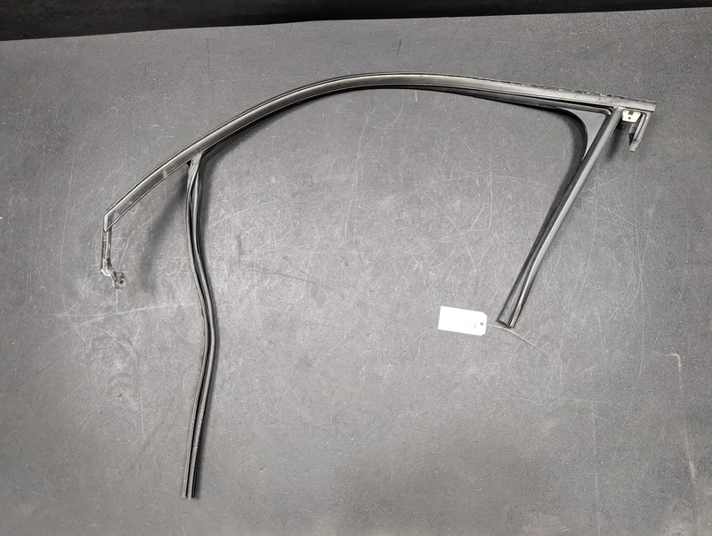 Front Left Door Window Glass Run Channel 2019 Chevrolet Equinox 2018 2020 - 2023