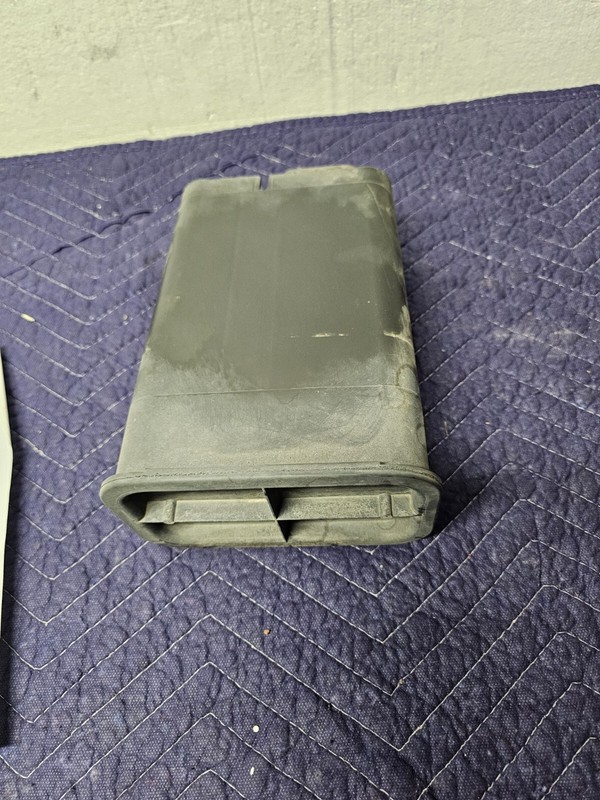 1998-02 CHEVROLET EXPRESS3500 FUEL GAS VAPOR CHARCOAL EVAP CANISTER OEM 17097122