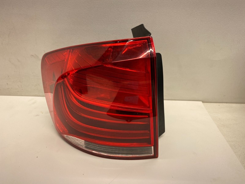 2012-2015 BMW X1 LEFT DRIVER SIDE OUTER TAIL LIGHT LAMP ASSEMBLY OEM