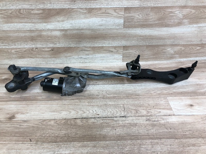 BMW E60 E63 E64 528 535 545 M5 645 650 OEM FRONT WINDSHIELD WIPER WITH MOTOR 3