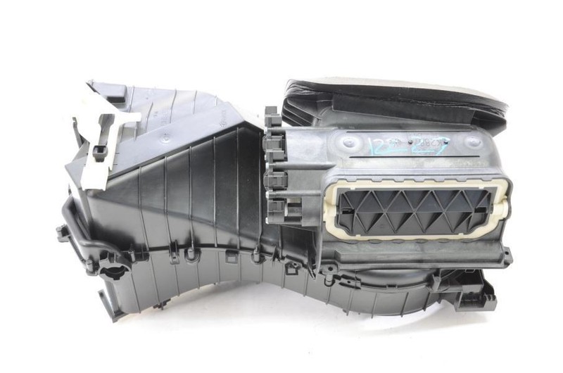 2015-2018 Porsche Macan 2.0L Blower Motor Heater Motor Housing