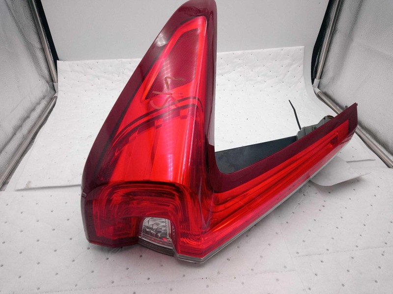 Used Left Tail Light Assembly fits: 2017 Honda Cr-v quarter mounted Left Grade B
