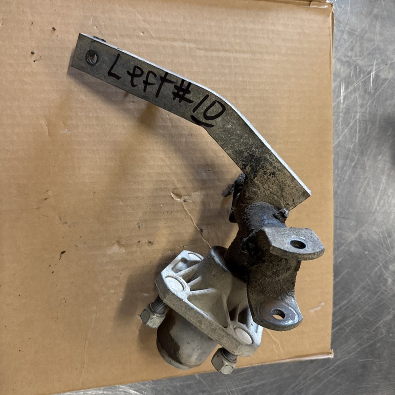 1980’s - 2000’s CLUB CAR DS Golf Cart Left Front Wheel Spindle Wheel Hub # 10