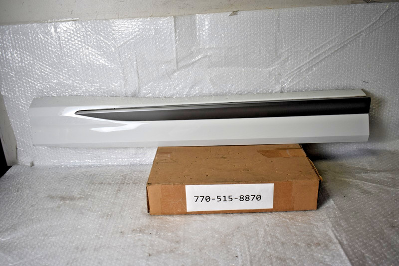 2019-2022 Audi Q3 Front right passanger rh side lower molding trim OEM 83A853960