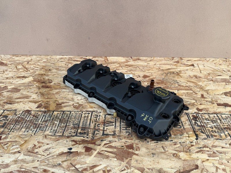 FORD MUSTANG GT 2018-2023 OEM RIGHT PASSENGER ENGINE MOTOR HEAD VALVE COVER 5.0L