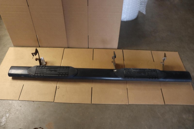2014-2018 CHEVY SILVERADO 1500 CREW CAB RIGHT PASSENGER RUNNING BOARD OEM