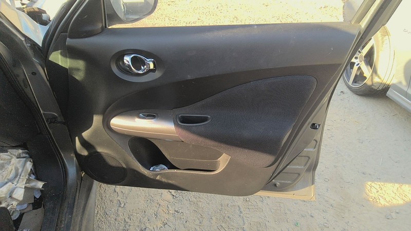 Front Door Trim Panel NISSAN JUKE Right 13 12 11 14 15 16 17