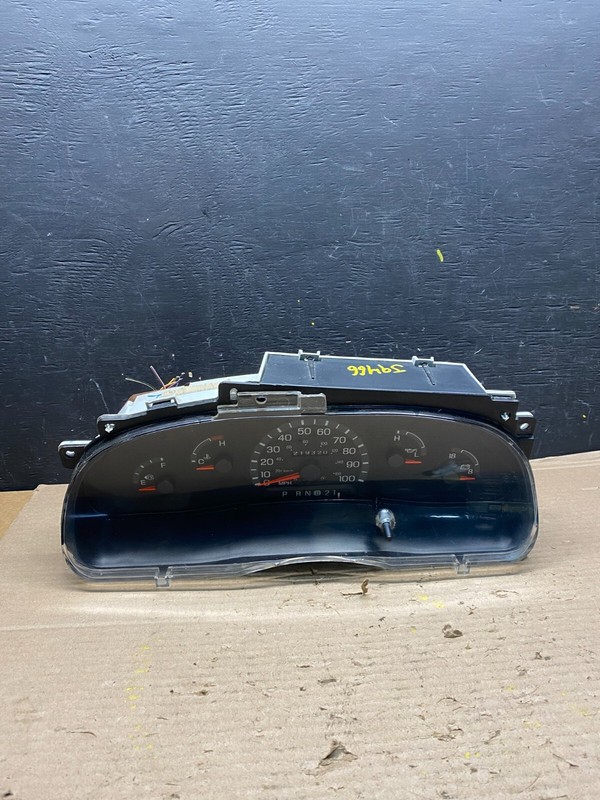 1999 Ford E350 Van Speedometer Instrument Cluster J9466