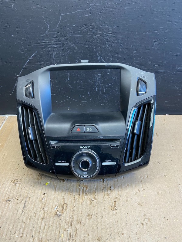 2015 to 2018 Ford Focus OEM Center Radio Stereo Control Unit Trim AB5873 DG