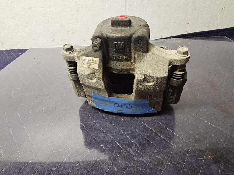 2018-2020 BUICK ENCORE FRONT RIGHT SIDE BRAKE CALIPER OEM 42703474