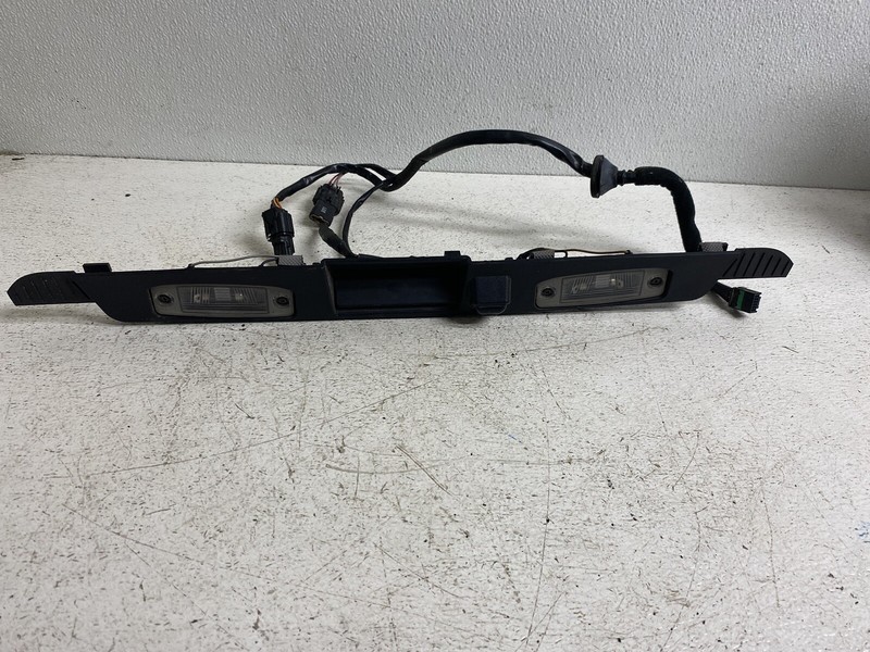 2016-2020 Kia Sorento Tail Finish Panel Garnish Trim Grab Handle 87372-06100