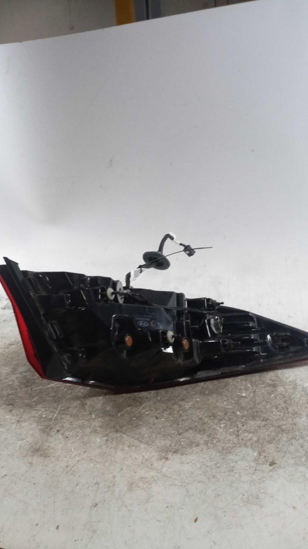 2020 Hyundai Elantra Right Tail Light Assembly Grey 697440 Used 44K Miles