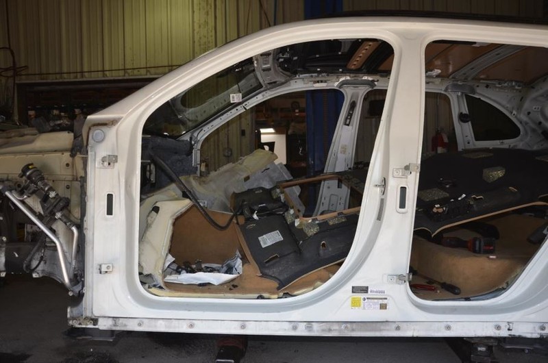2011-2018 Porsche Cayenne 4.8L Driver Left Side Rocker and Post Cut