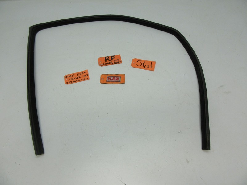 ESCAPE RIGHT FRONT DOOR WEATHER SEAL GLASS WINDOW TRACK CHANNEL RUBBER MOLDING R