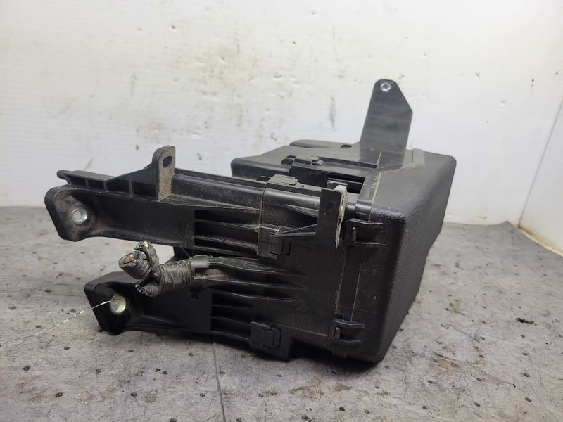 Driver Fuse Box Engine 2ARFE Engine 4 Cylinder Fits 06-12 RAV4 1703204