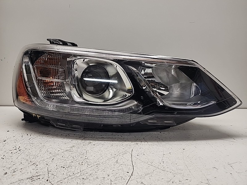 42703394 | 2017 - 2020 Chevy Sonic Passenger Right Headlight Halogen RH RF LED