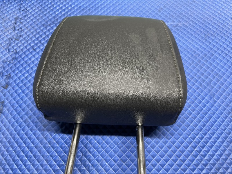 2015-2018 Ford Focus Driver Left Headrest Headrest Leather Oem Tested