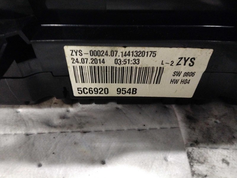 2015 Volkswagen Jetta Speedometer Gauge OEM Black 132K Mileage NJ25-22557