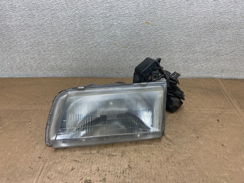 1996 to 1998 Mazda MPV Left Driver LH Headlight OEM Y6895 DW