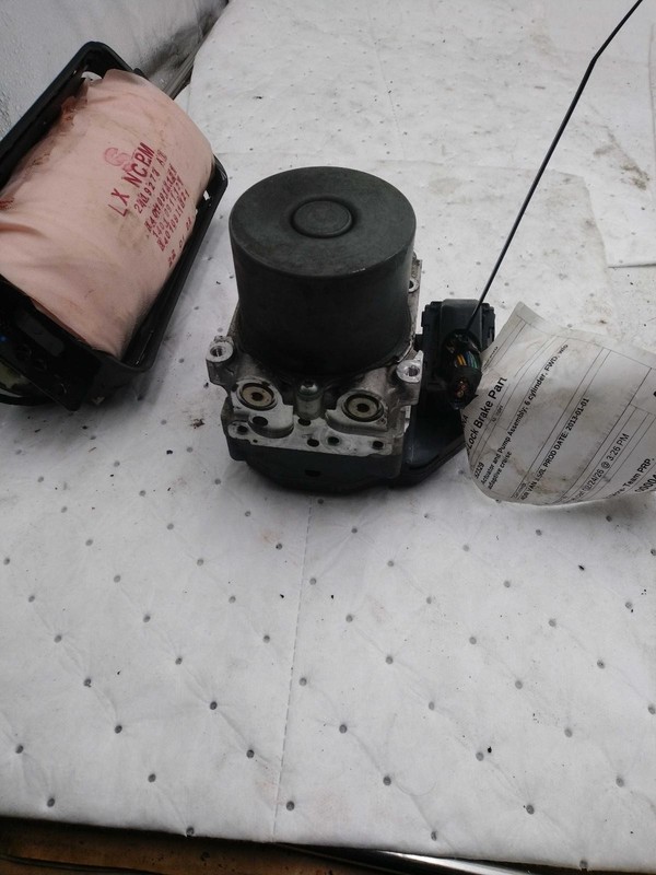 2013 Toyota Sienna ABS Pump & Motor Assembly OEM Green 141K Miles NJ25-25547