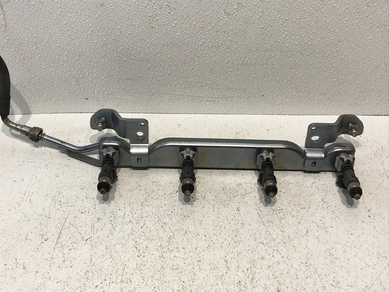 13-19 NISSAN SENTRA 1.8L ENGINE FUEL INJECTOR RAIL OEM