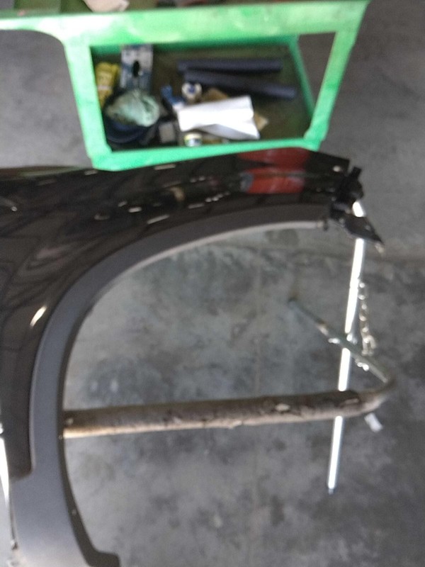 2013 KIA Sorento Right Front Fender Black Used OEM 508173 147K Miles