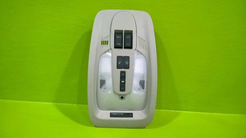 10 11 CHEVY EQUINOX OVERHEAD CONSOLE LIGHT SUNROOF SWITCH OEM 2715-54