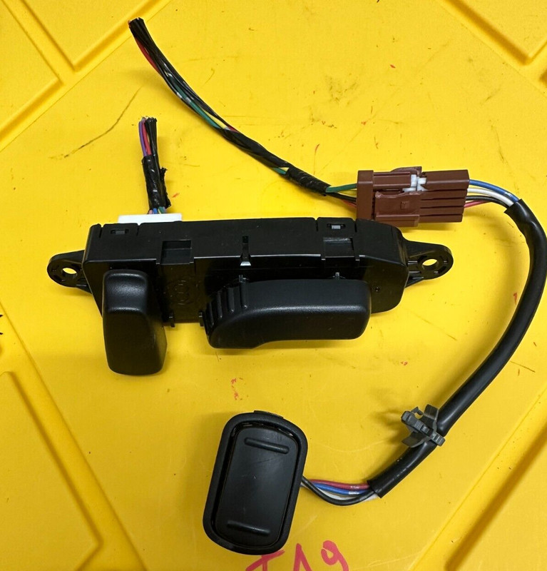 2015-2019 NISSAN MURANO FRONT left dr.SIDE SEAT POWER CONTROL SWITCH OEM *tar