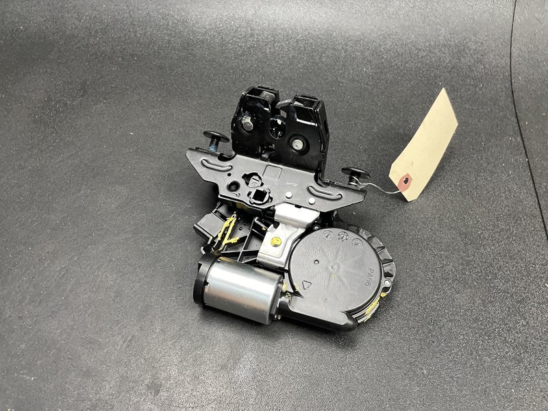 Rear Trunk Tailgate Lock Latch 2021 Cadillac XT4 13537955 2019 2020 2022 2023