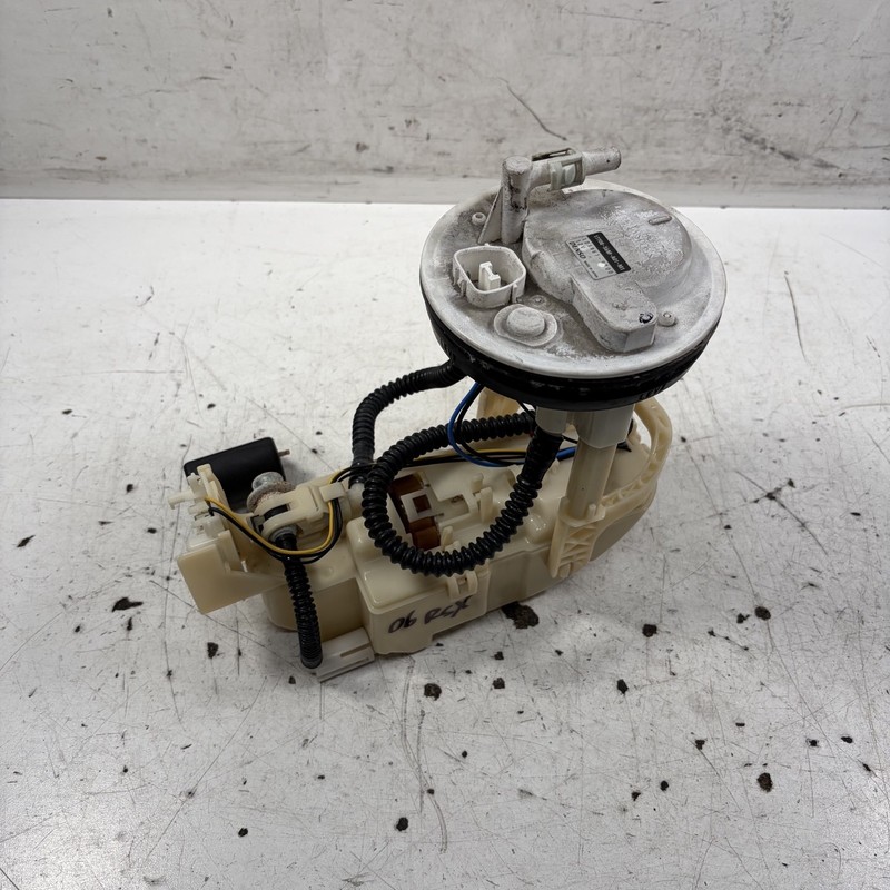 05-06 Acura RSX Base Fuel Pump Assembly 17045-S6M-A01 OEM