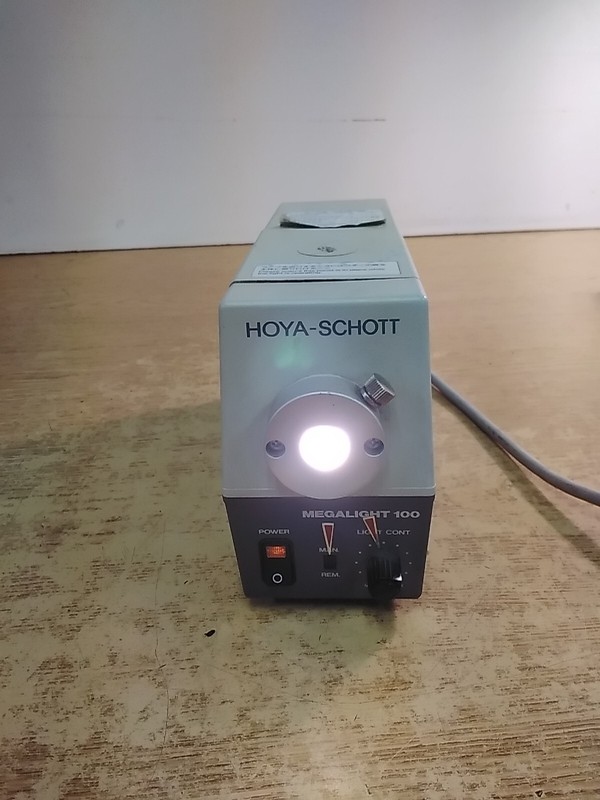 Hoya-Schott Megalight 100 Microscope 100V-120V/200V-240V