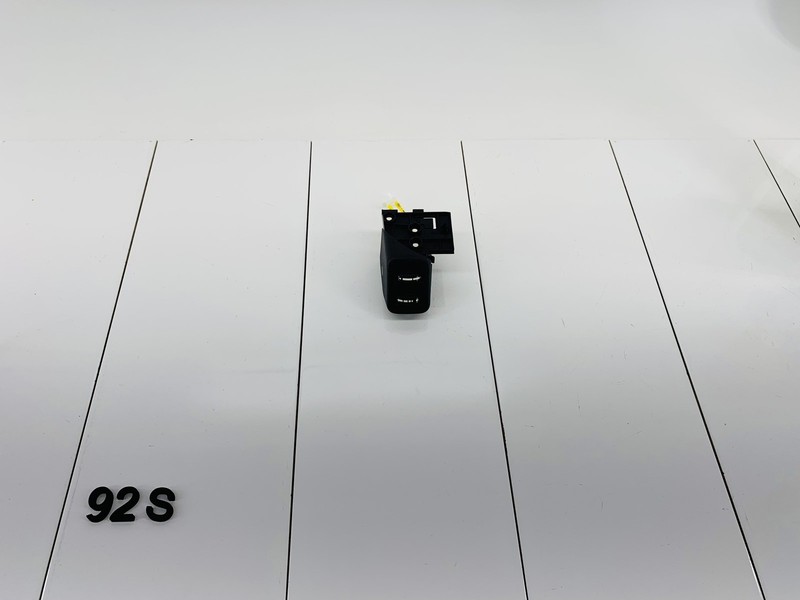 09-11 MERCEDES BENZ SLK300 FRONT LEFT DRIVER SEAT CONTROL VALVE SWITCH OEM