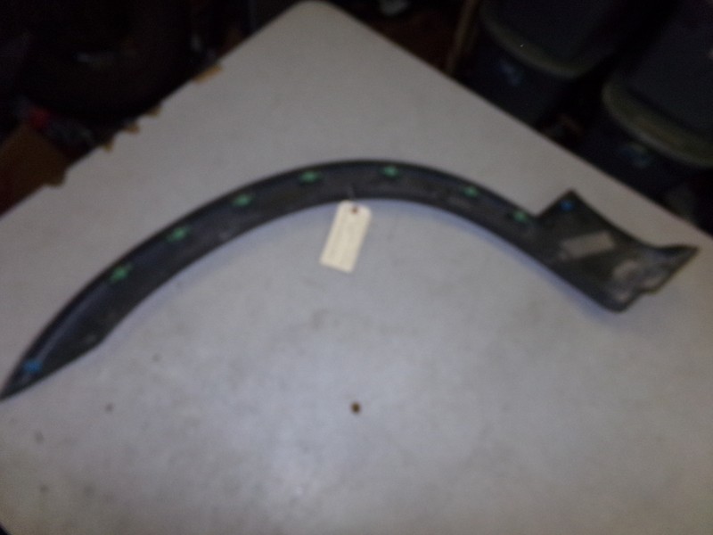 Ford 1L24-16A074-CJW 2003 Explorer Passenger Front Fender Molding